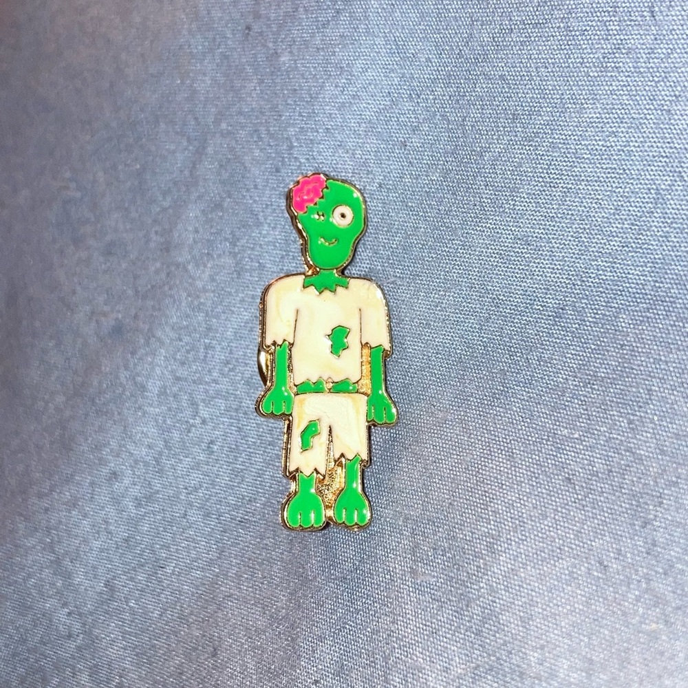 Green Zombie Enamel Pin with Pink Brain Accent - Picture 2 of 3